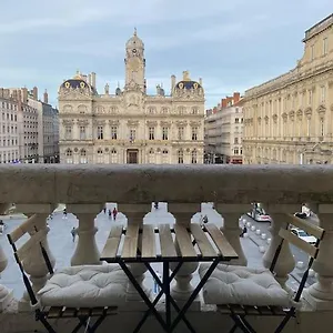  Appartement Grand Balcon Place Des Terreaux